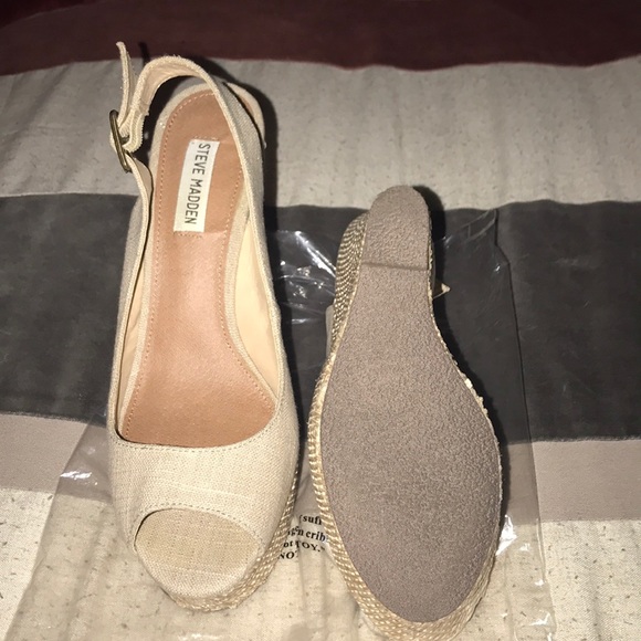 Steve Madden wedge shoe - Picture 2 of 2